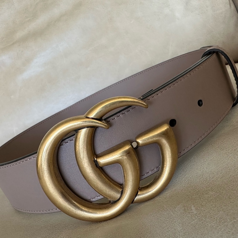 Gucci porcelain rose belt, never worn